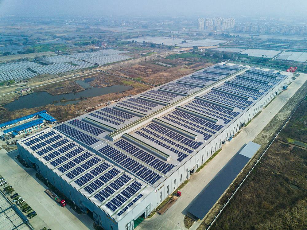 大型廠房屋頂如何判斷能否安裝光伏發電系統?(圖1) 大型廠房屋頂如何判斷能否安裝光伏發電系統?(圖1)