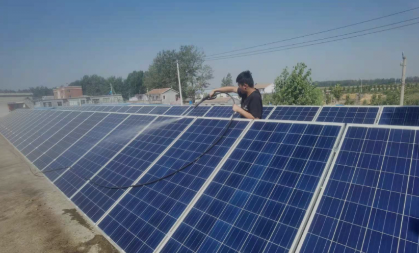 “保姆式”托管后村里的光伏電站發(fā)電量更大(圖1) “保姆式”托管后村里的光伏電站發(fā)電量更大(圖1)