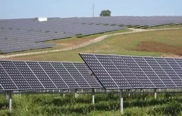 光伏并網(wǎng)發(fā)電安裝反逆流系統(tǒng)的應(yīng)用分析(圖1) 光伏并網(wǎng)發(fā)電安裝