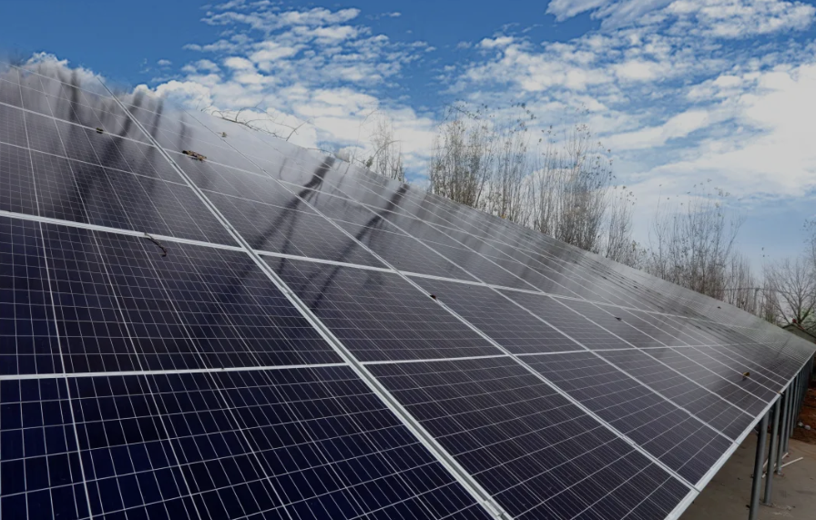 太陽能屋頂可以變成提款機(圖1) 光伏太陽能屋頂發(fā)電